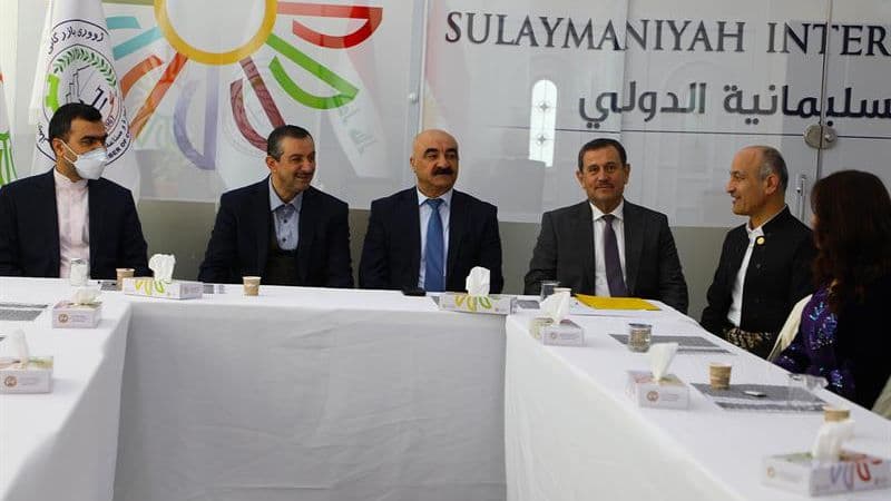 بەرپرسانی یەکەی ئیداری پارێزگای سلێمانی و هەڵەبجە لە کۆبونەوەی پێش مەراسیمی چوارەمین فیستیڤاڵی نێودەوڵەتی سلێمانی.