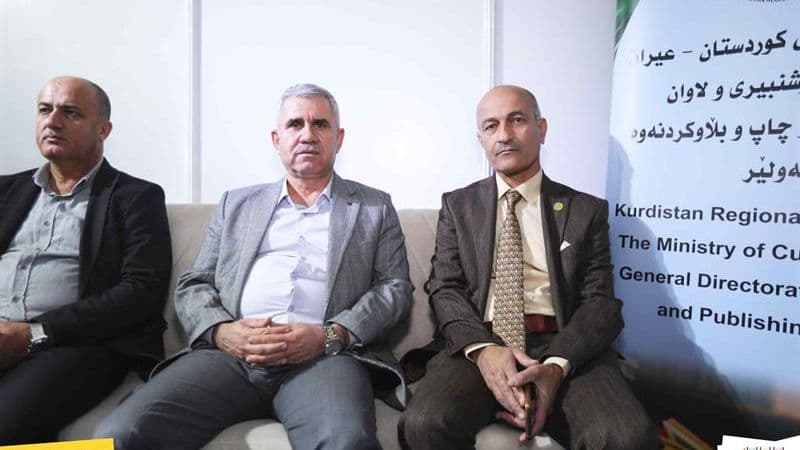 سەردانی بەڕێز وەزیری بازرگانی و پیشەسازی بۆ پێشانگای نێودەوڵەتی سلێمانی بۆ كتێب